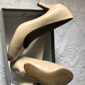 Life Stride taupe pumps 9.5